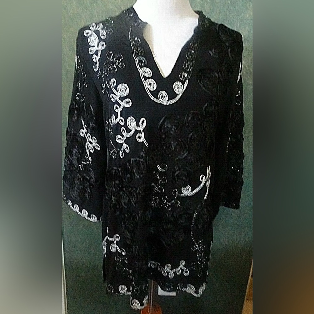 Once Again - Black & White Embroidered Tunic Top Size L